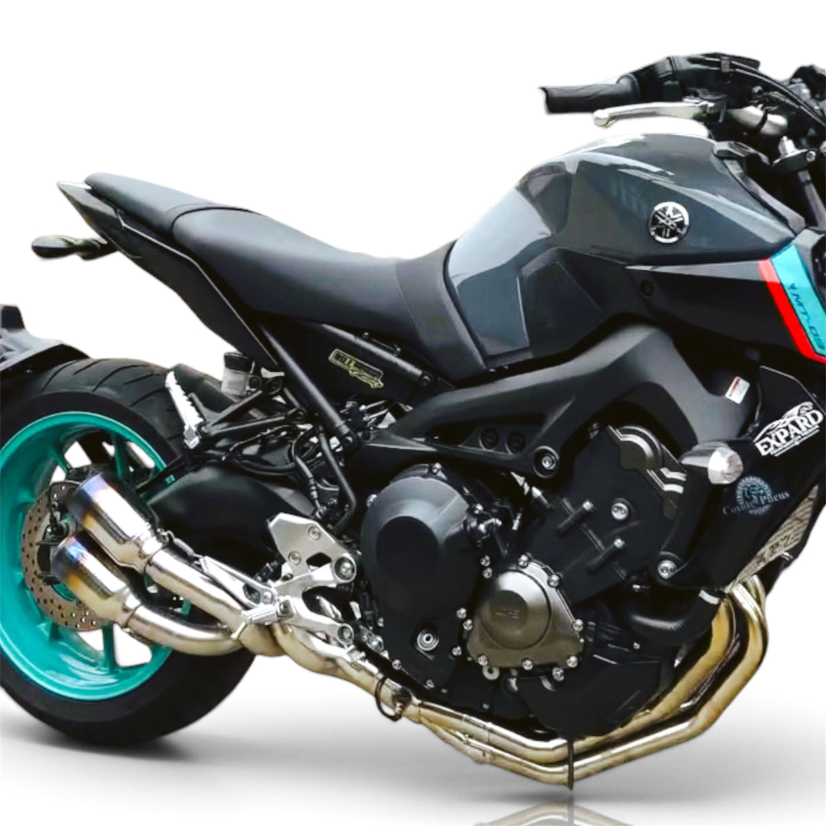 Yamaha MT-09 com escapamento full Expard Ciclone em inox