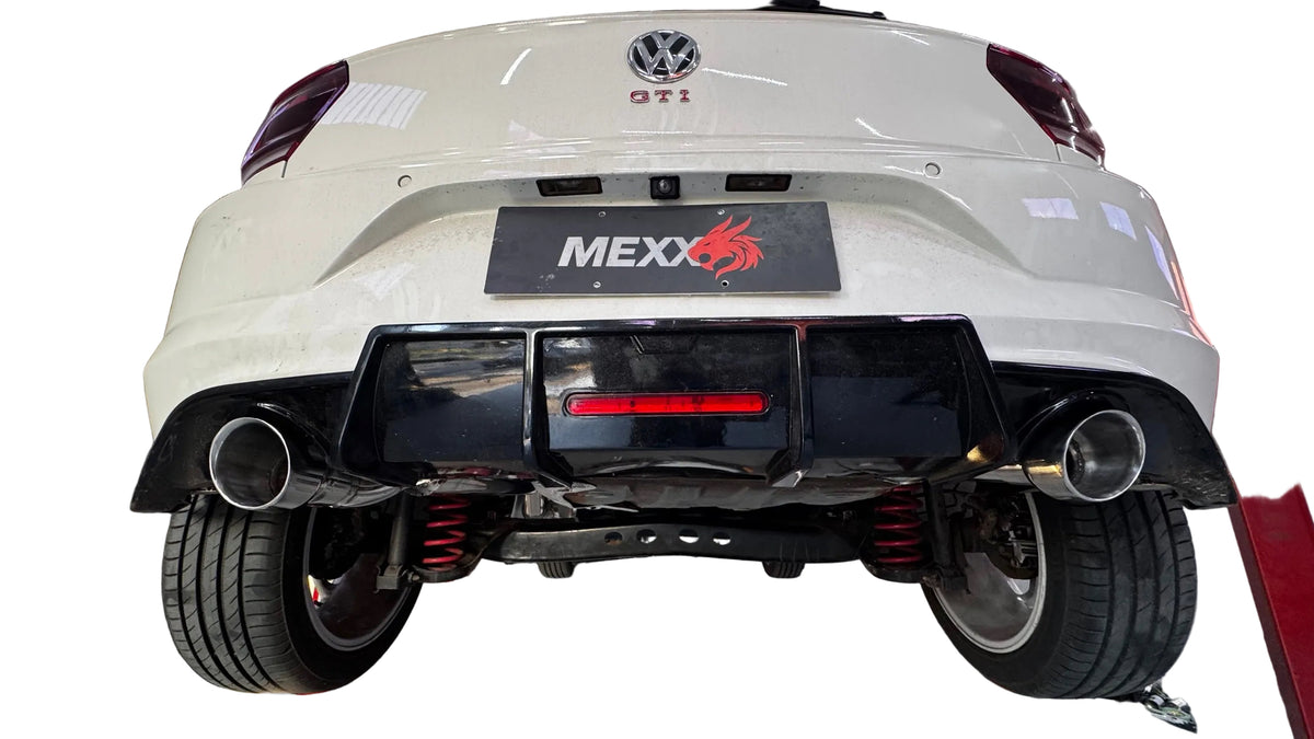 Volkswagen Polo branco com escapamento esportivo valvulado Mexx e saidas duplas