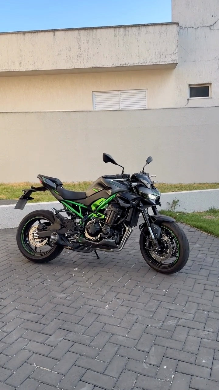 Lateral esquerda da Kawasaki Z900 com sistema Mexx