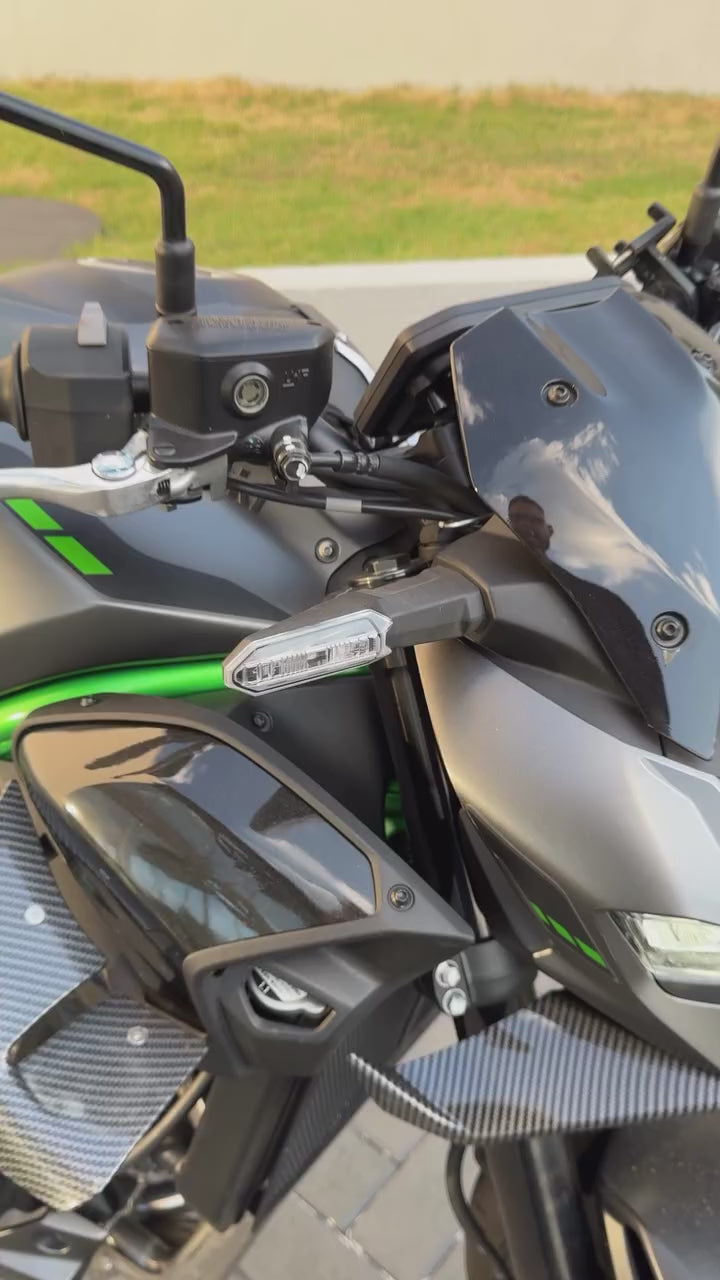 Video da Kawasaki Z900 com escapamento esportivo full Mexx