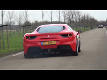 Carregar e reproduzir vídeo no visualizador da galeria, Som do Ferrari 488 GTB — V8 3.9 biturbo
