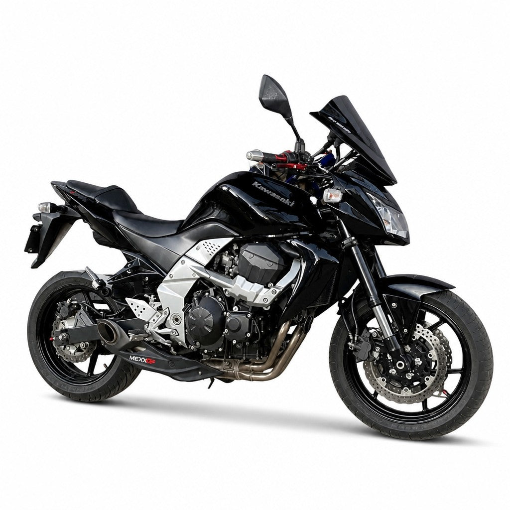 Moto Kawasaki Z-750 preta com escapamento esportivo Mexx Performance instalado, vista lateral em fundo branco.