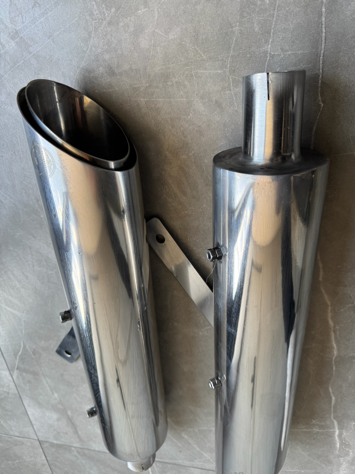Par de ponteiras esportivas RockStar Performance em aço inoxidável polido para Royal Enfield Super Meteor 650