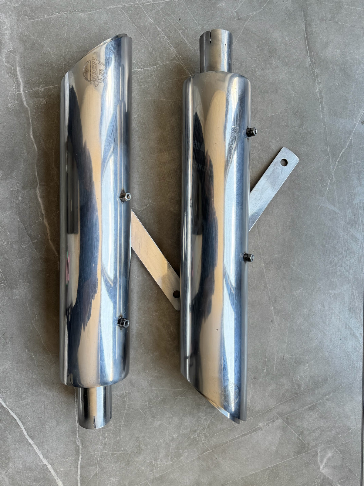 Par de ponteiras esportivas RockStar Performance em aço inoxidável polido para Royal Enfield Super Meteor 650