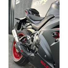 Laden Sie das Bild in den Galerie-Viewer.Escapamento Esportivo Suzuki Srad 1000 Bomber  Cód.617

